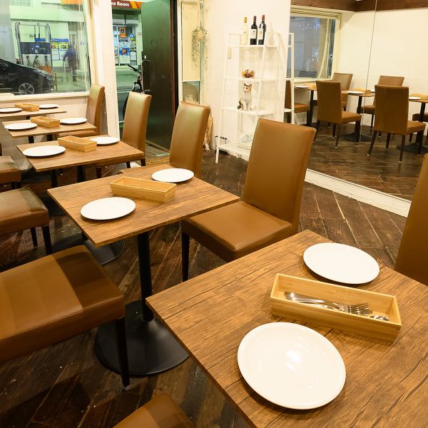 【全体】貸切のご予約は7名様以上で承っております。大人数で誕生日会を開くのも良し、オフ会や女子会で使うのも◎ぜひ、楽しいお時間を当店【Cafe & Dining bar mikeneko】でお過ごしください。