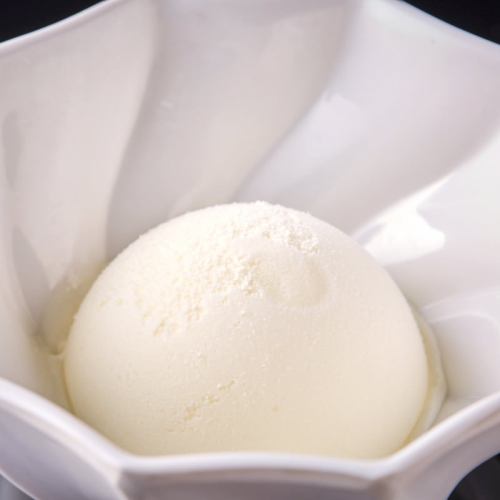 Yuzu sorbet / vanilla ice cream / matcha ice cream