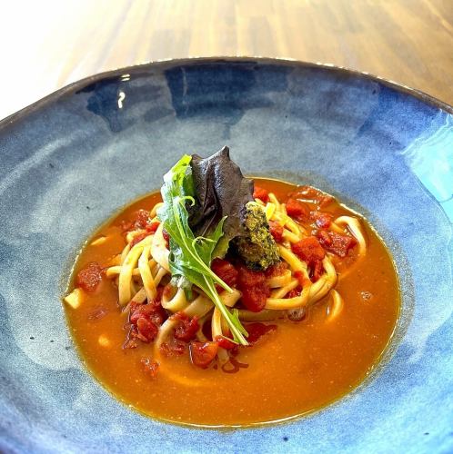 Tomato-flavored rich red udon noodles (single item)