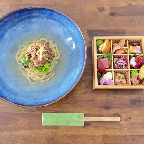 A set of nine-color appetizer box and "Tokorozawa beef clear broth udon"