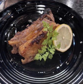 自家製ソースのスペアリブ