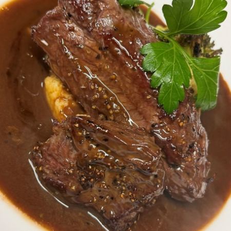 【Menu Saison】 牛サガリソテー・トリュフご飯とフォワグラのパイ包み含む豪華なコース