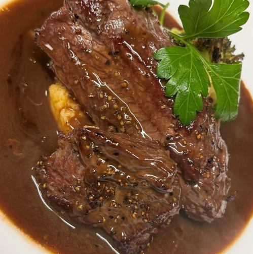 【Menu Saison】 牛サガリソテー・トリュフご飯とフォワグラのパイ包みなどが楽しめる豪華コース8800円♪