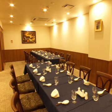 Authentic Chinese cuisine. Enjoy a sociable moment around a round table in a private room.