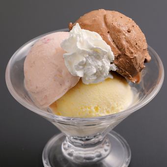 3種のアイス盛り