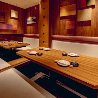 最大47名様程度まで入れる掘りごたつの宴会場♪和を基調とした落ち着いた雰囲気の大人空間はあらゆるシーンで…◎お昼の宴会も大歓迎です♪昼宴会・ランチ・ママ会に…♪お気軽にご連絡下さい♪お子様連れも大歓迎す♪宴会・飲み会・歓送迎会・結婚式二次会などに…♪♪