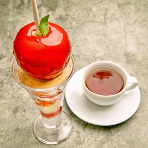 名物！りんご飴パフェ