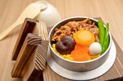 Beef sukiyaki rice pot