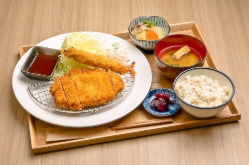 ロースかつ×海老フライ定食