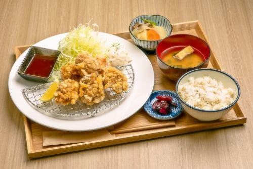 若鶏の唐揚げ定食