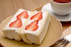 Homemade! Seasonal fruit sandwich