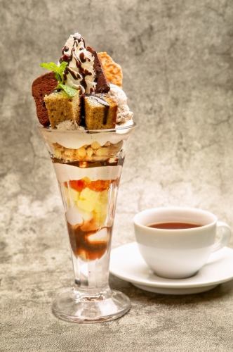 紅茶のチョコパフェ