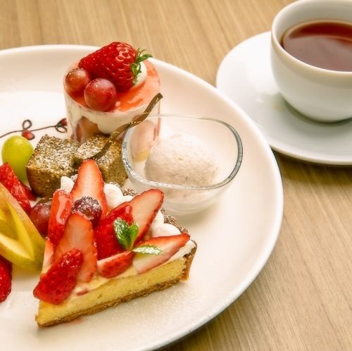 お得なデザートセット（1ドリンク付）