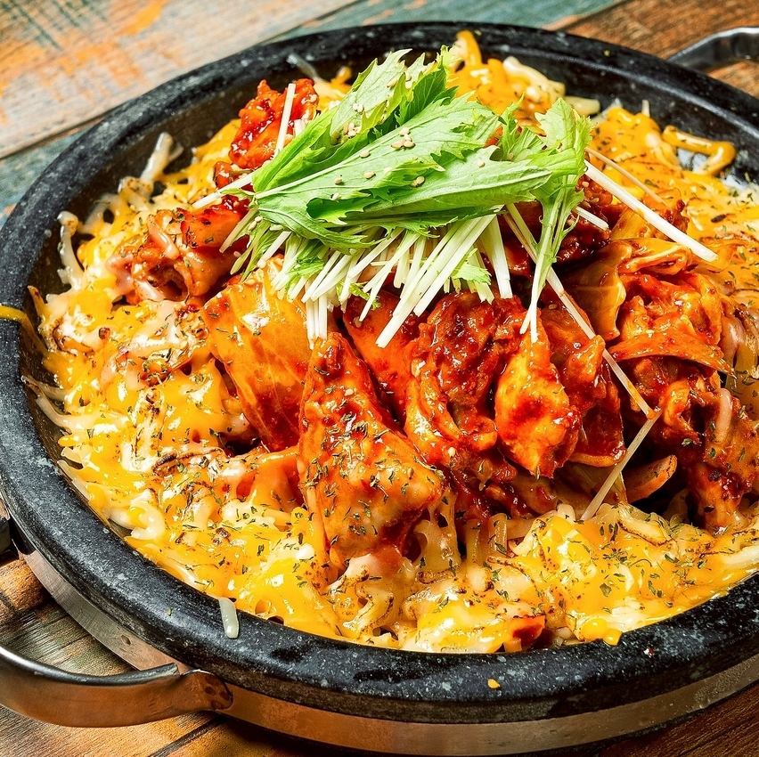 とろとろチーズ！チーズタッカルビは女性から大人気