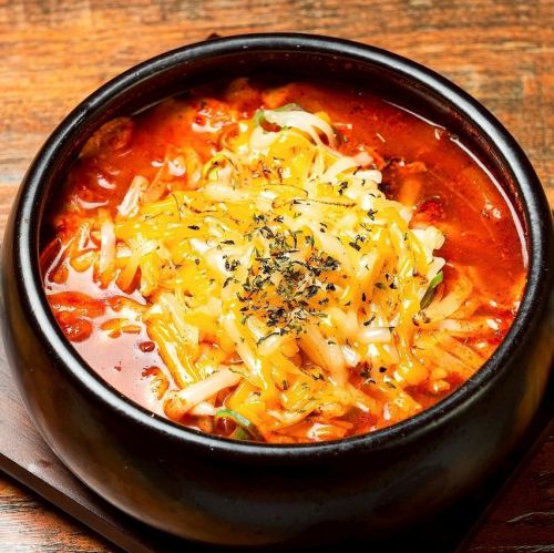 チーズスンドゥブチゲ