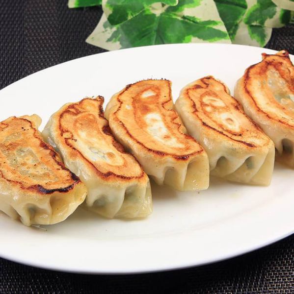 大人気！ジャンボ焼き餃子！！