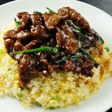牛肉チャーハン