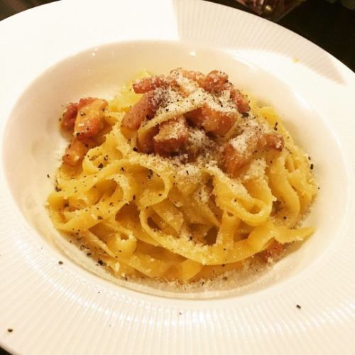 Rich carbonara with thick cut bacon