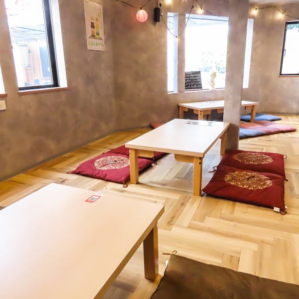 8名様以上のご利用で、2階のお座敷を貸し切ることも可能です。周りを気にすることなく、プライベートな空間で存分にお楽しみいただけるのが嬉しいポイント！会社の歓送迎会や宴会はもちろん、様々なシーンでご利用いただけますよ◎飲み放題付きのお得な宴会コースもご用意しておりますので、お気軽にご相談くださいね☆