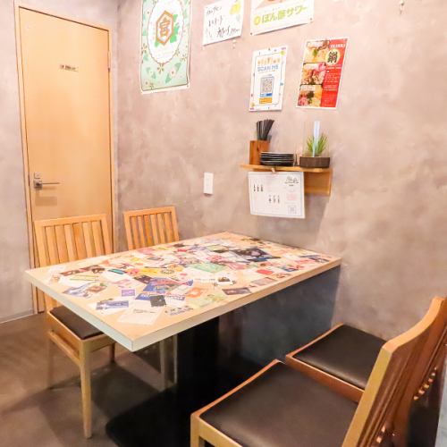 A table seating for four where you can relax and enjoy your time.Perfect for an important meal with family or friends.In a relaxed atmosphere, you can enjoy conversation and leisurely savor our signature dishes.Enjoy a memorable time in a comfortable space.