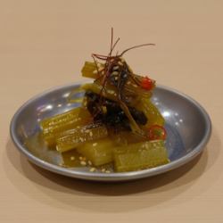 鱼露腌芹菜