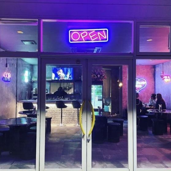 [A 5-minute walk from Akama Station ◎ State-of-the-art interior with sparkling neon lights] Our shop is a photo spot where you can take photos on social media!