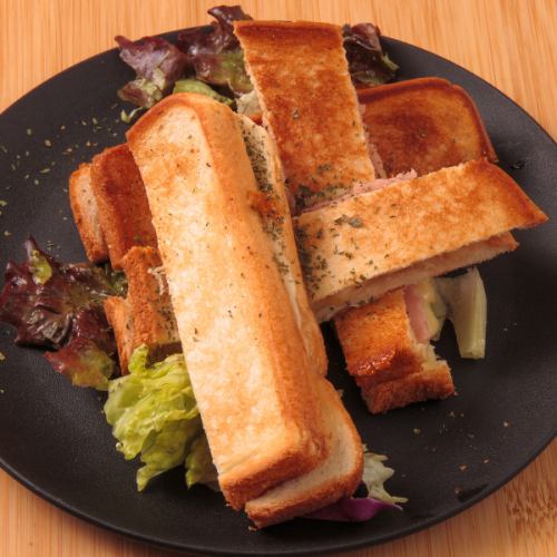 經典火腿起司三明治