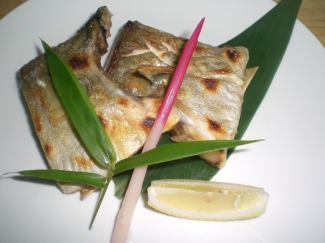Grilled fish with salt
