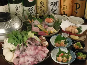 安康鱼火锅套餐（如果你想吃柚子醋火锅，应该选河豚还是安康鱼呢？这很难抉择，但我推荐安康鱼！）