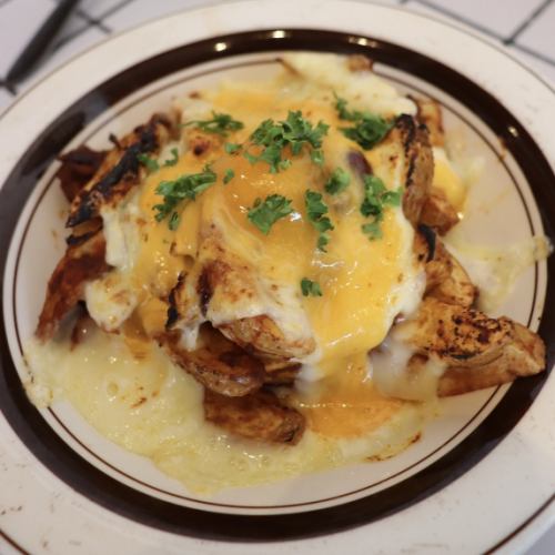 チリビーンズチーズポテトフライ