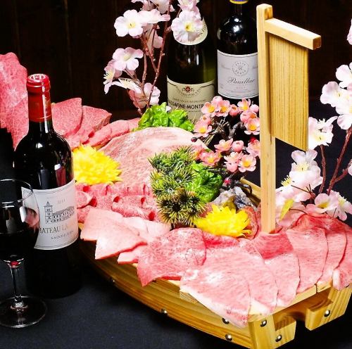 [Reservation required ◆ Limited to 1 group per day] Luxury liner of meat (2.3 kg) ~ Let's share and enjoy ♪ ~