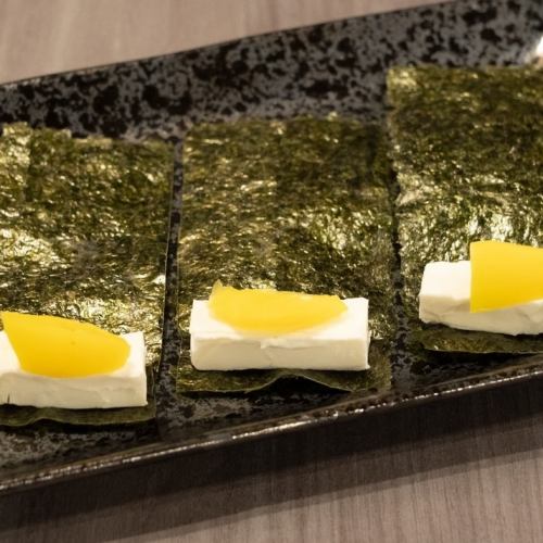 沢庵とkiriチーズ海苔巻き