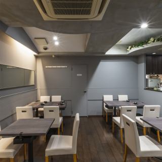 女子会、ご友人同士の飲み会、会社宴会など様々なシーンでご利用いただけます。2時間飲み放題付の伊勢海老鍋コースもございますので、ご宴会にぴったりです！和モダンの洗練されたデザインの店内で、お仲間と一緒にゆっくりとくつろぎながらお食事を楽しんでいただけます。ぜひ皆様のご来店・ご利用をお待ちしております。
