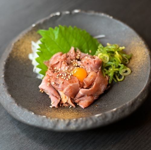 〈店長おすすめ〉ローストビーフ「極」ユッケ