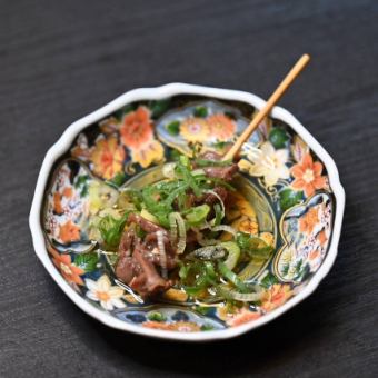 Sesame oil gizzard with lots of green onions / shoulder loin each