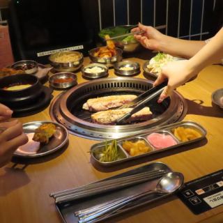 The interior is overflowing with cuteness♪ It's the perfect seating for birthdays, anniversaries, and even dates.We will provide you with a wonderful time with your loved ones.Second floor seats