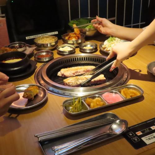 The interior is overflowing with cuteness♪ It's the perfect seating for birthdays, anniversaries, and even dates.We will provide you with a wonderful time with your loved ones.Second floor seats