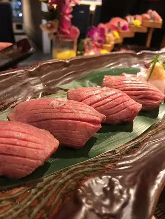 Seared Beef Tongue Sushi (1 piece)
