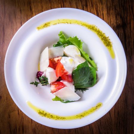 ★ Caprese with condensed tomatoes and buffalo mozzarella cheese
