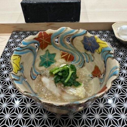 元鮨職人の匠が織りなす、旬の食材による多彩な創作コース◆『おまかせコース』11,000円(税込)