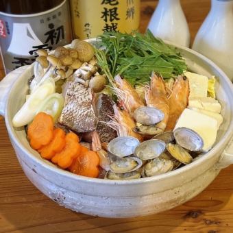 [Seafood hotpot course] Seafood hotpot with Japanese-style broth or chige, salted bonito tataki and other 8 dishes + 2 hours all-you-can-drink for 5,500 yen (tax included)