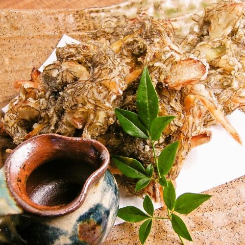 Deep-fried mozuku seaweed