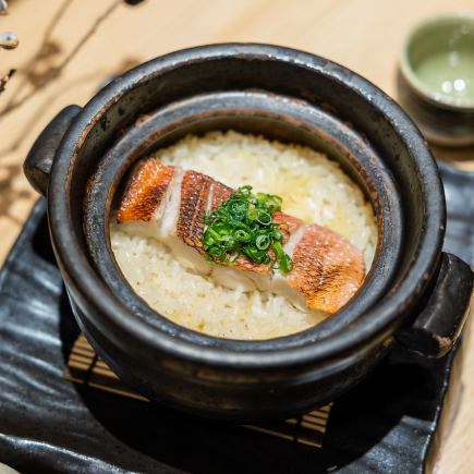 【每日煲仔饭套餐】午餐套餐，可享用煲仔饭、前菜、生鱼片、甜点、餐后饮品。