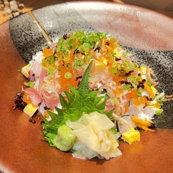 [Bara Chirashi Gozen] Lunch set meal with appetizers, yuba sashimi, dessert, and after-meal drink (Reservation required by the day before)