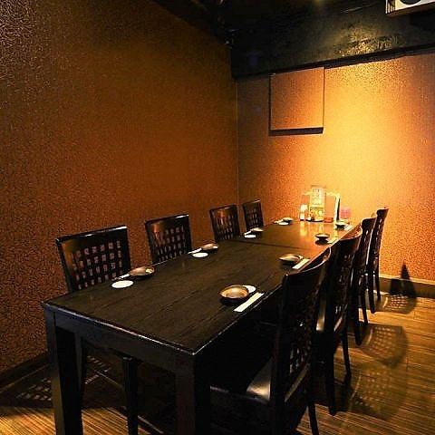Semi-private rooms and private rooms that can accommodate up to 30 people are available!