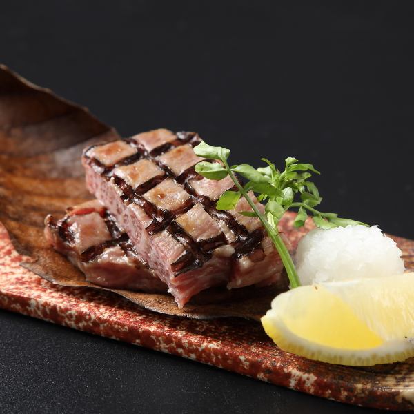 黒毛和牛の旨味を引き出す絶品肉料理◆コース料金に含む