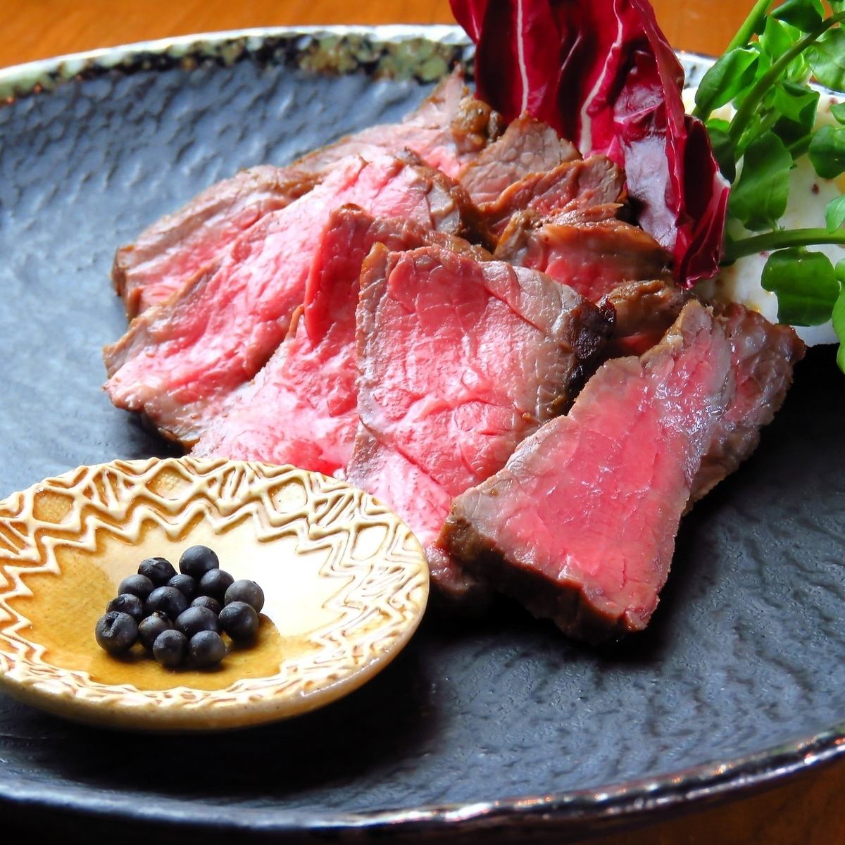 店長の出身、福島県産の福島牛をステーキで味わえます。