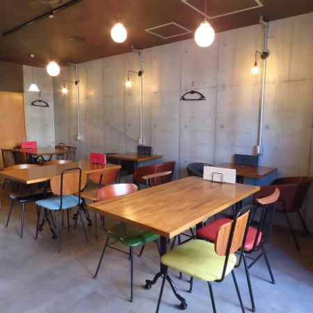 お席を繋げて20名様までOK！