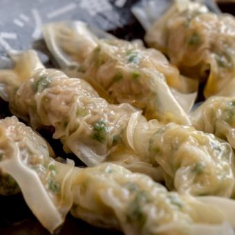 蒸し餃子盛り合わせ