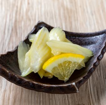 国産セロリのレモン漬け